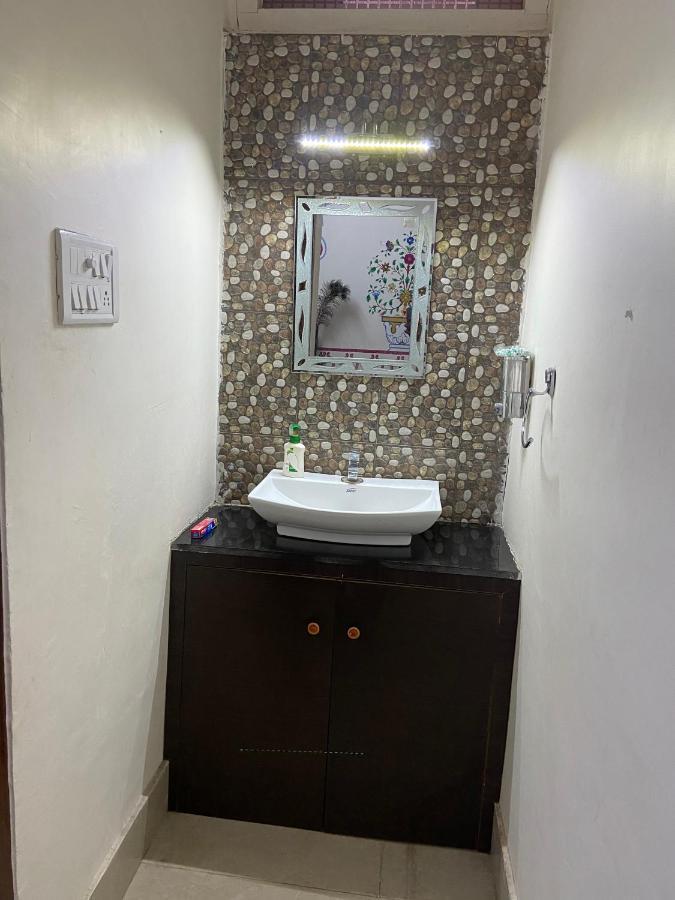 Golden Peacock Heritage Home Stay Divisione di Divisione di Jaipur Esterno foto