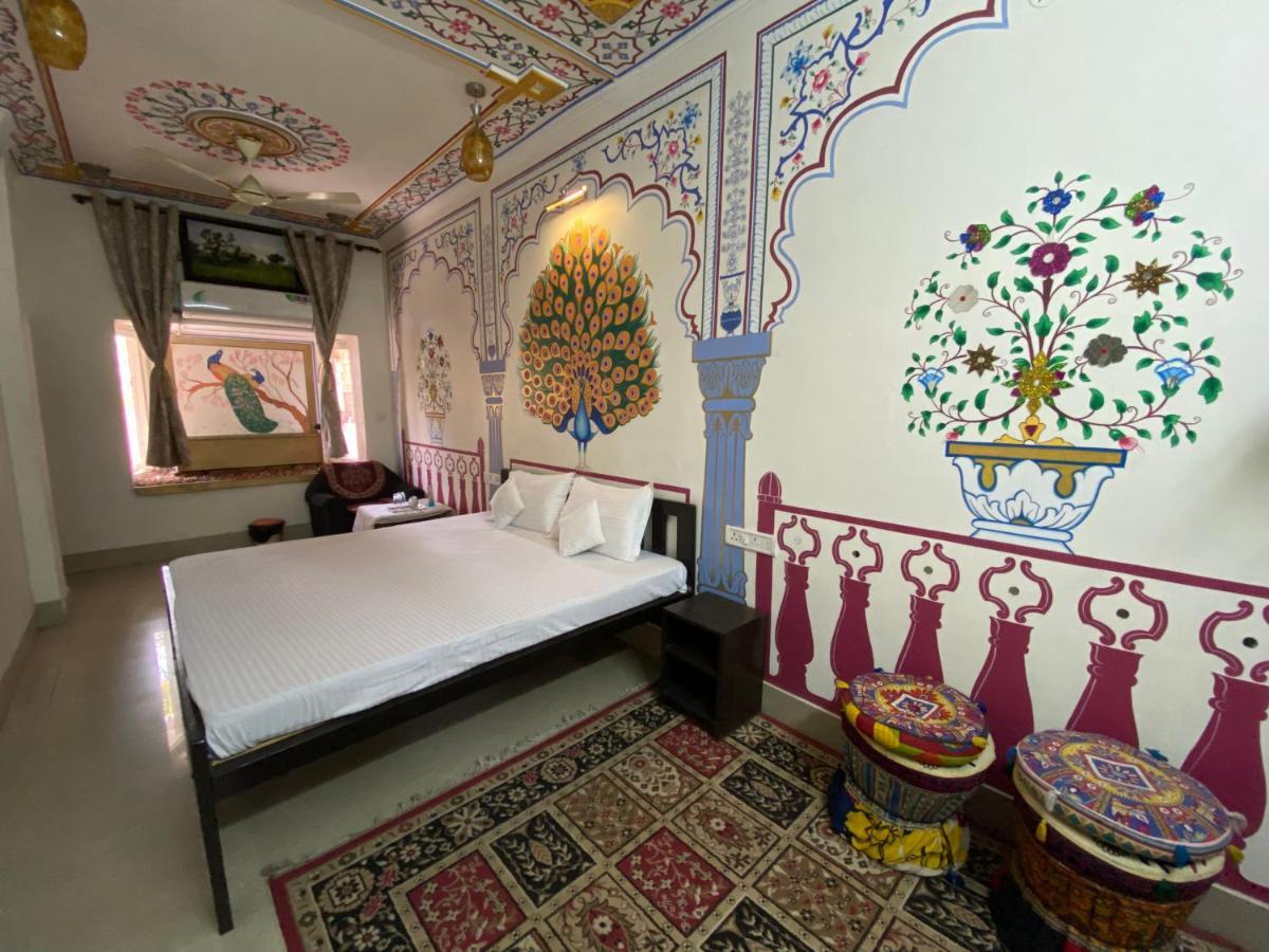 Golden Peacock Heritage Home Stay Divisione di Divisione di Jaipur Esterno foto